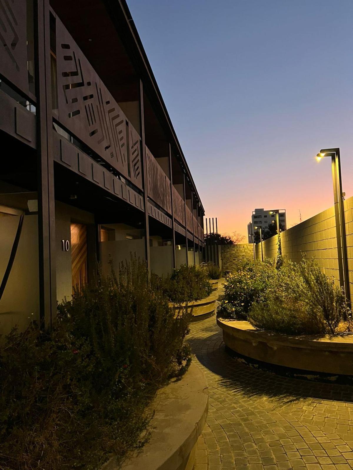 Garden Block Apartment *