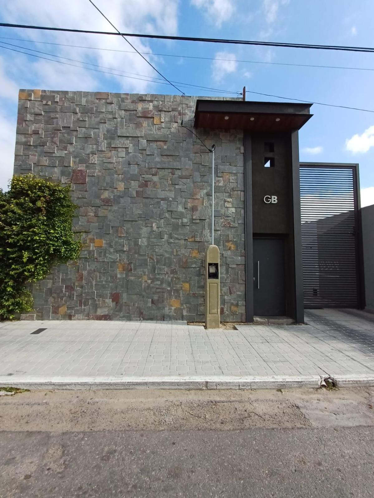 Garden Block Apartment *